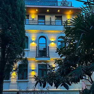 Silver 39 Corner **** Tbilisi